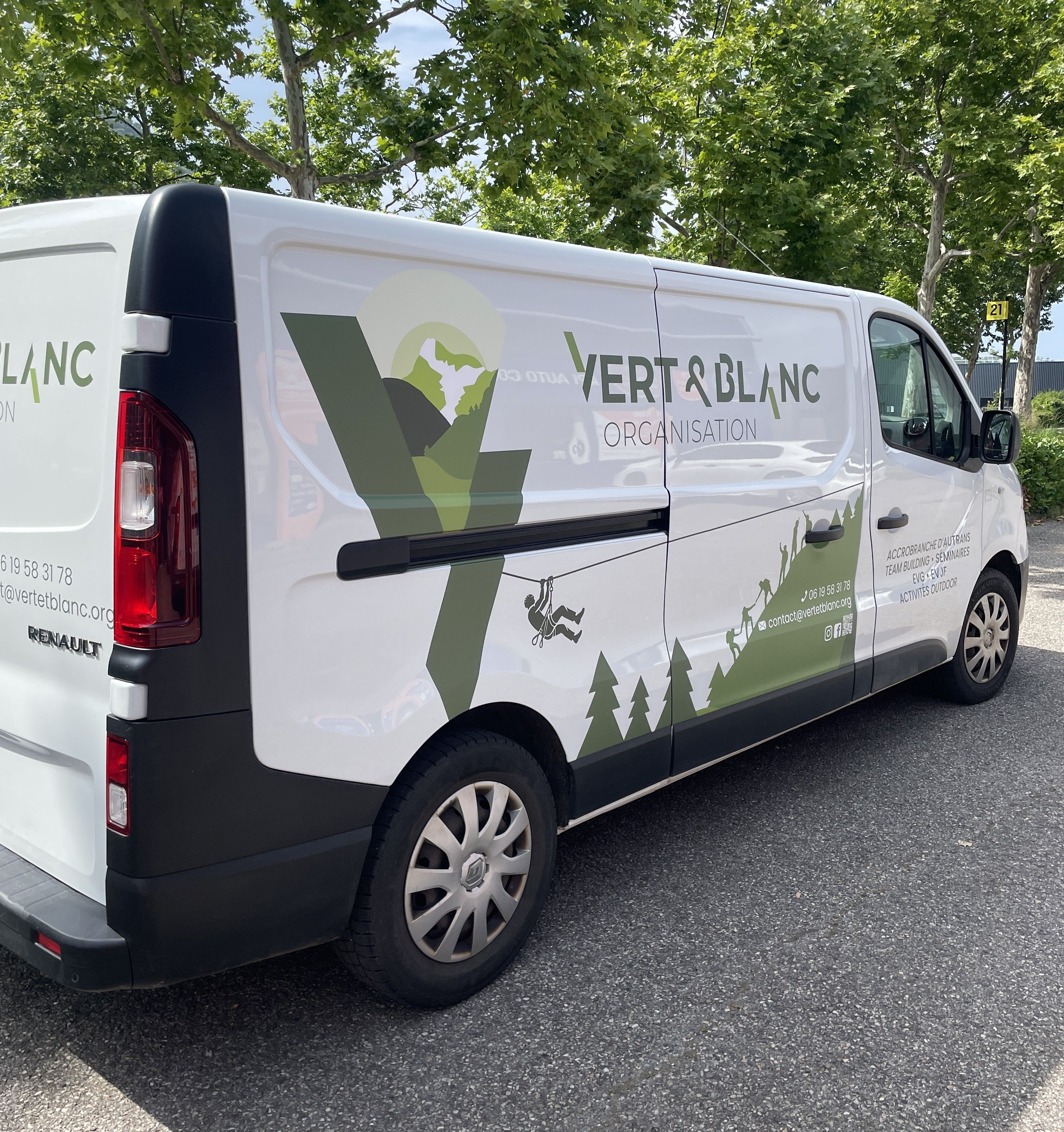 Changement nom entreprise marquage véhicule utilitaire