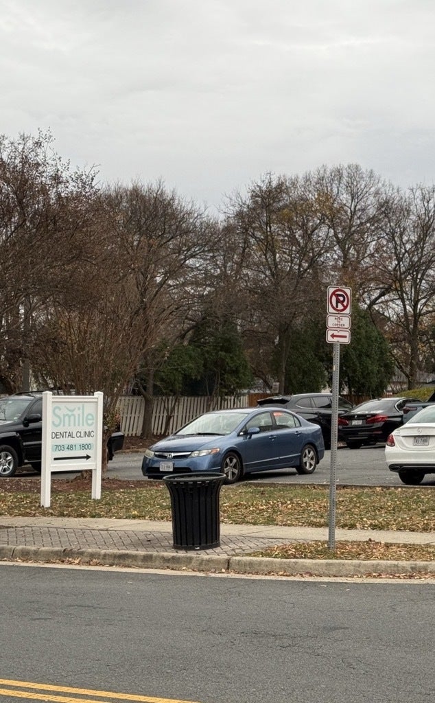 New Post & Panel Sign Installed for Smile Dental in Historic Herndon