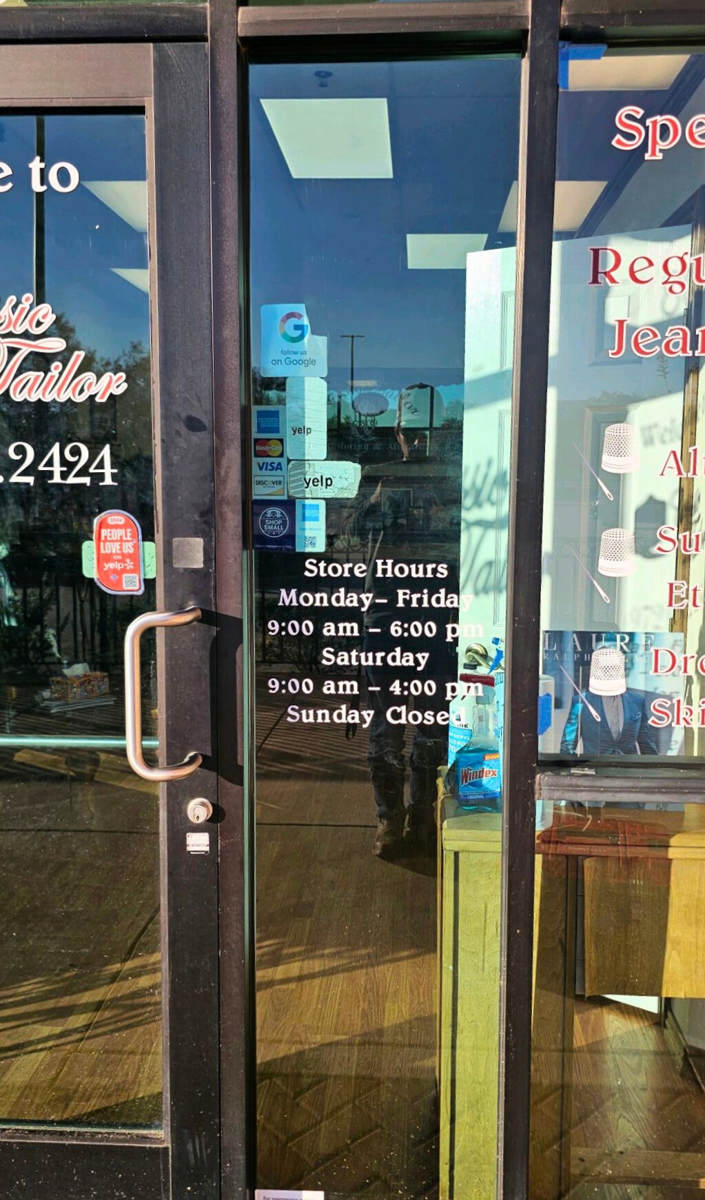 Why Updating Your Store Hours Sign Is Important for Your Business