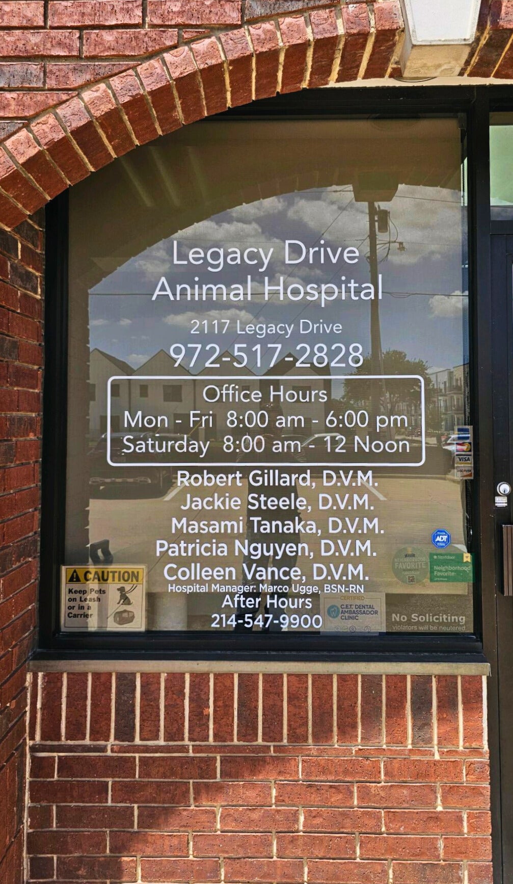 Why Updating Your Store Hours Sign Is Important for Your Business