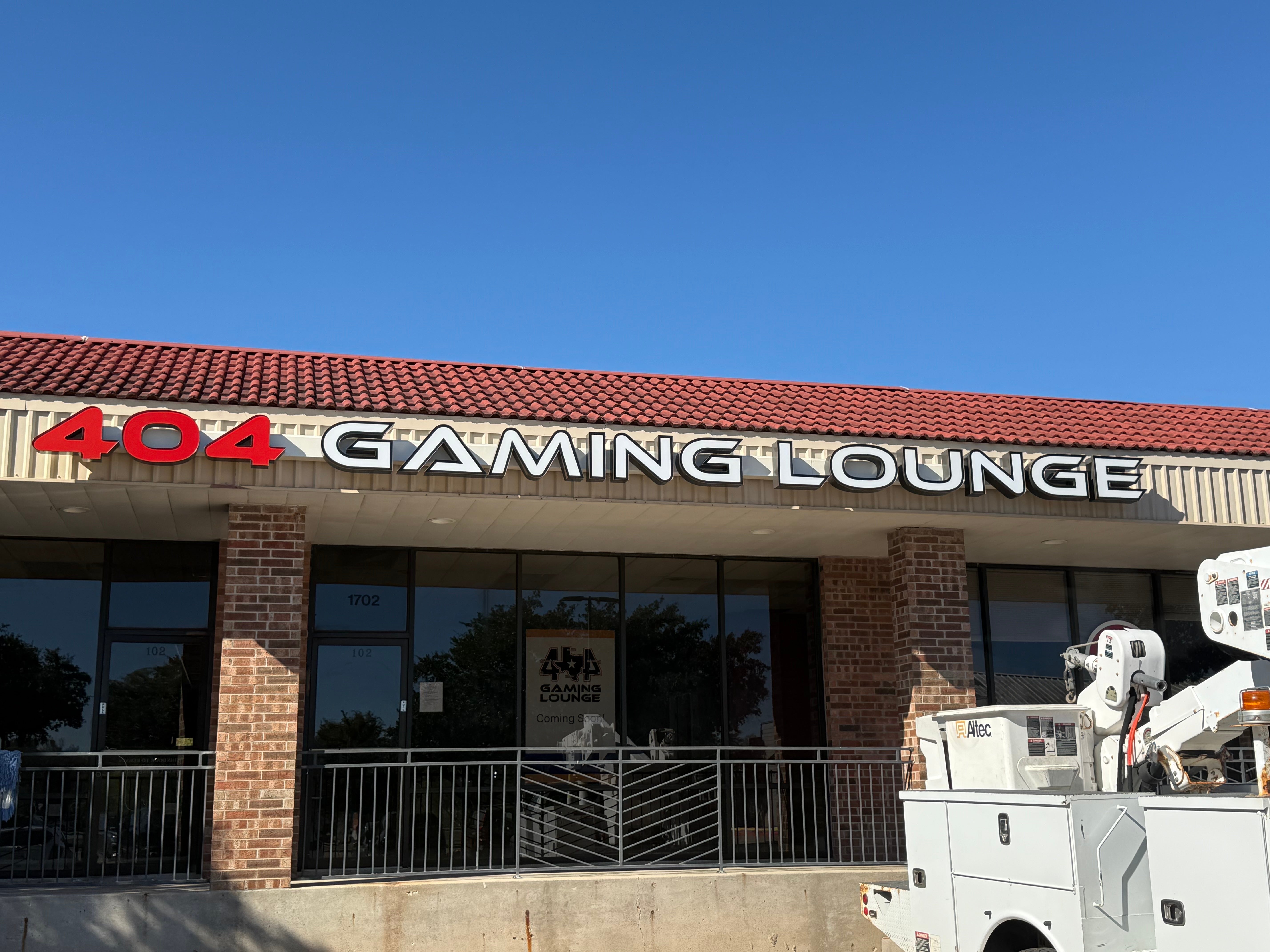 Channel Letters building sign for 404 gaming lounge