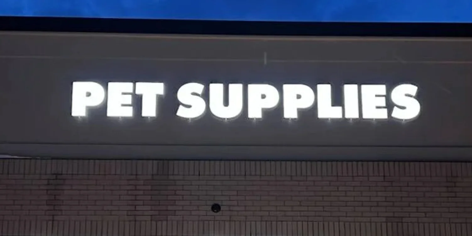 Illuminated & Lighted Signs
