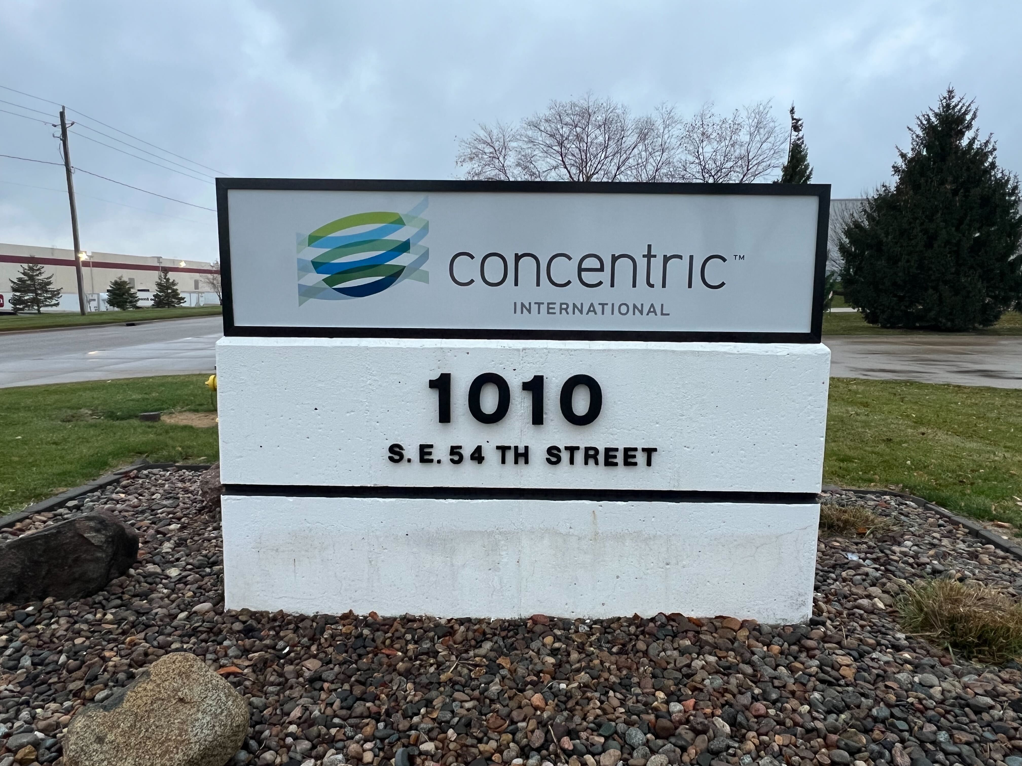 Freestanding & Standalone Signs