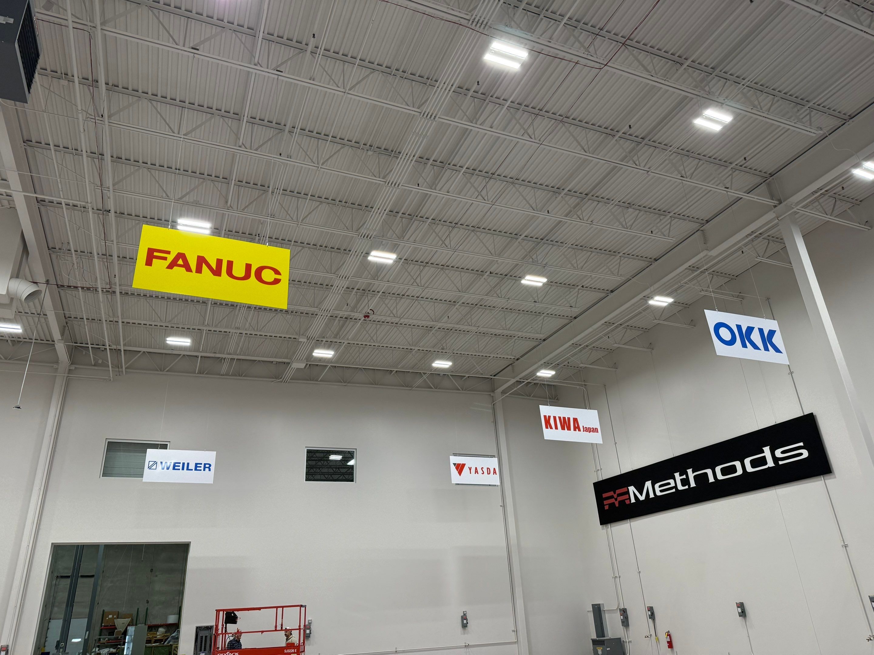 Hanging ACM Panels