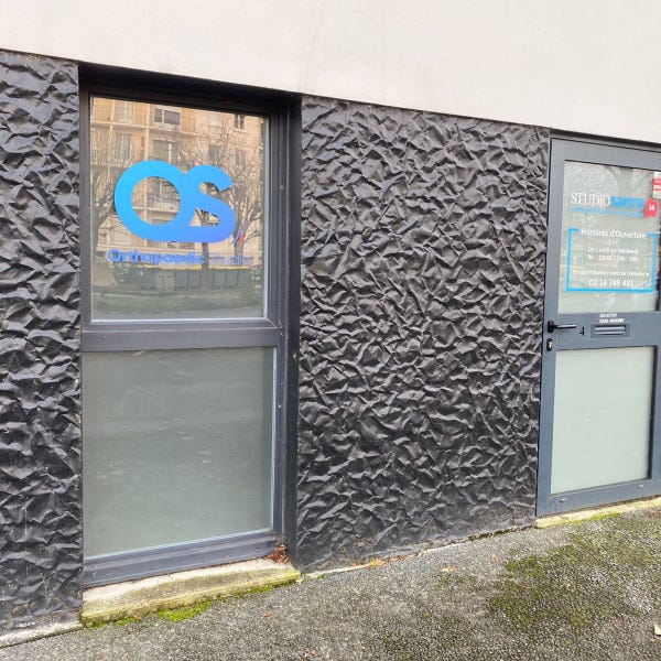 Enseignes et adhésifs