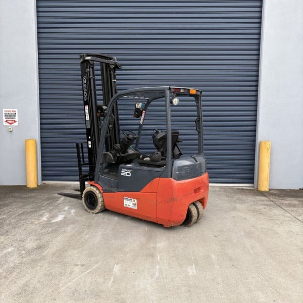 Used Toyota Electric Forklift #W214