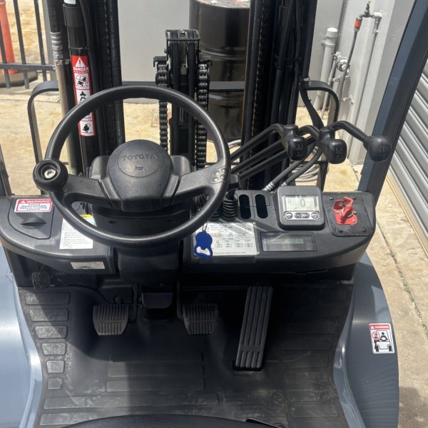 Used Toyota LPG Forklift #2330