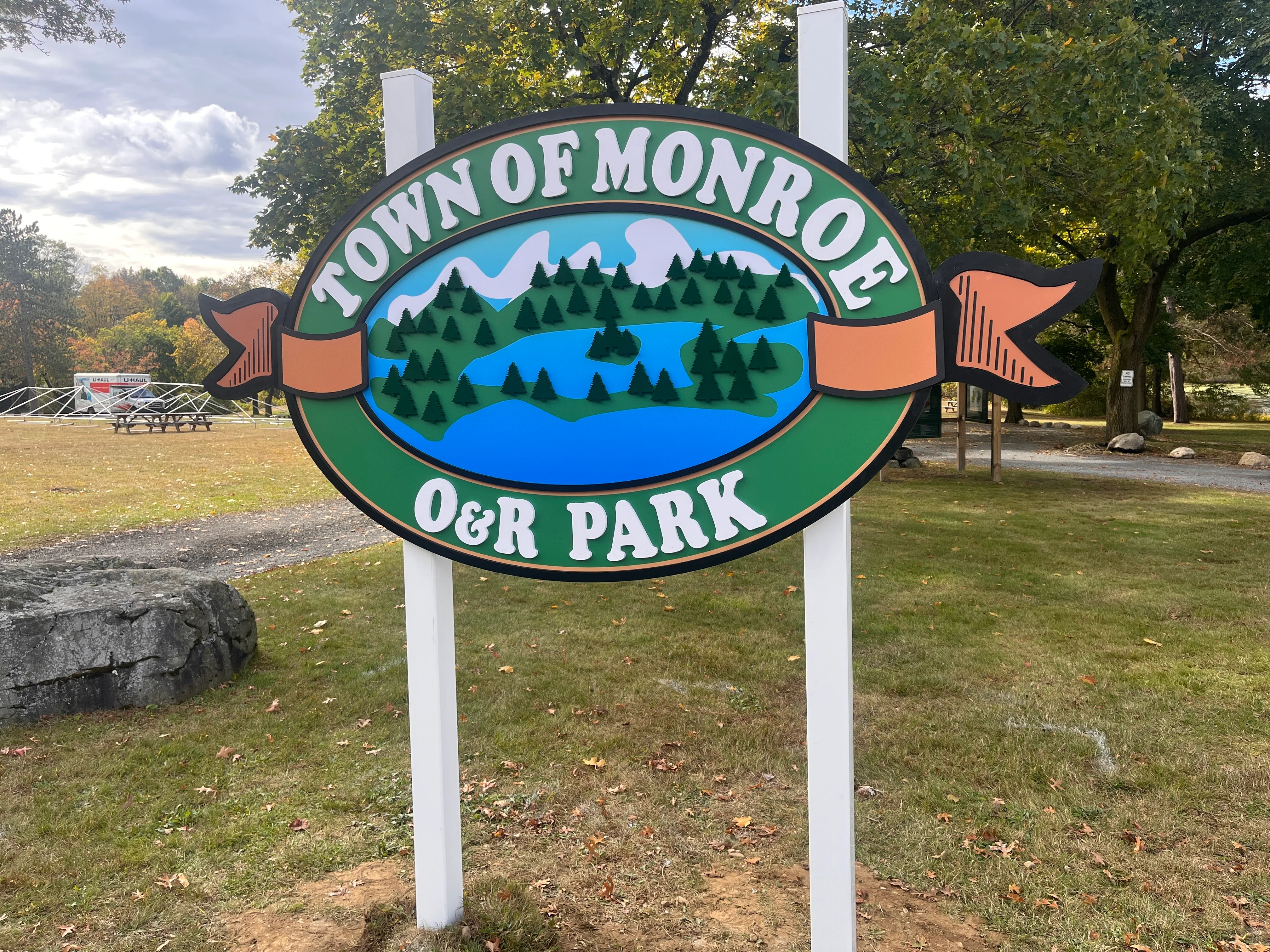 Custom Outdoor Signs for Business