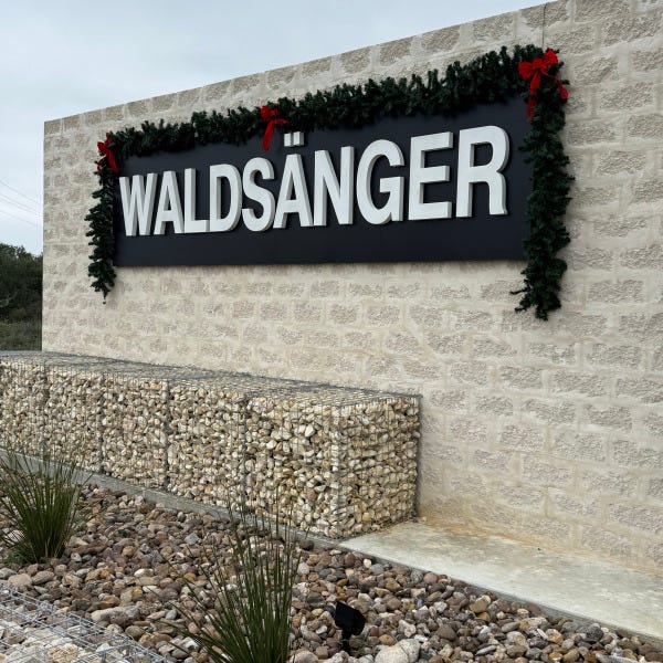 Waldsanger_Christmas Decor_Monument2