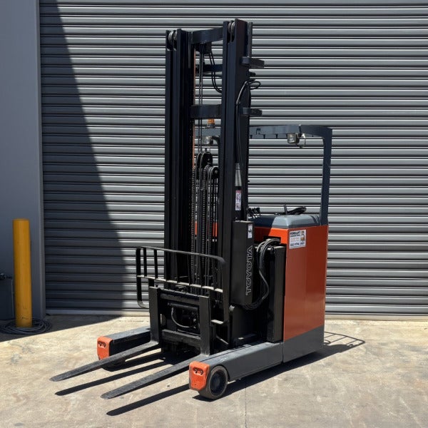 Used Toyota Electric Reach Forklift #840