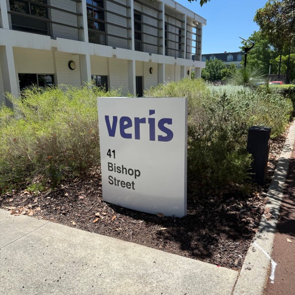 A Smart Signage Refresh for Veris Group
