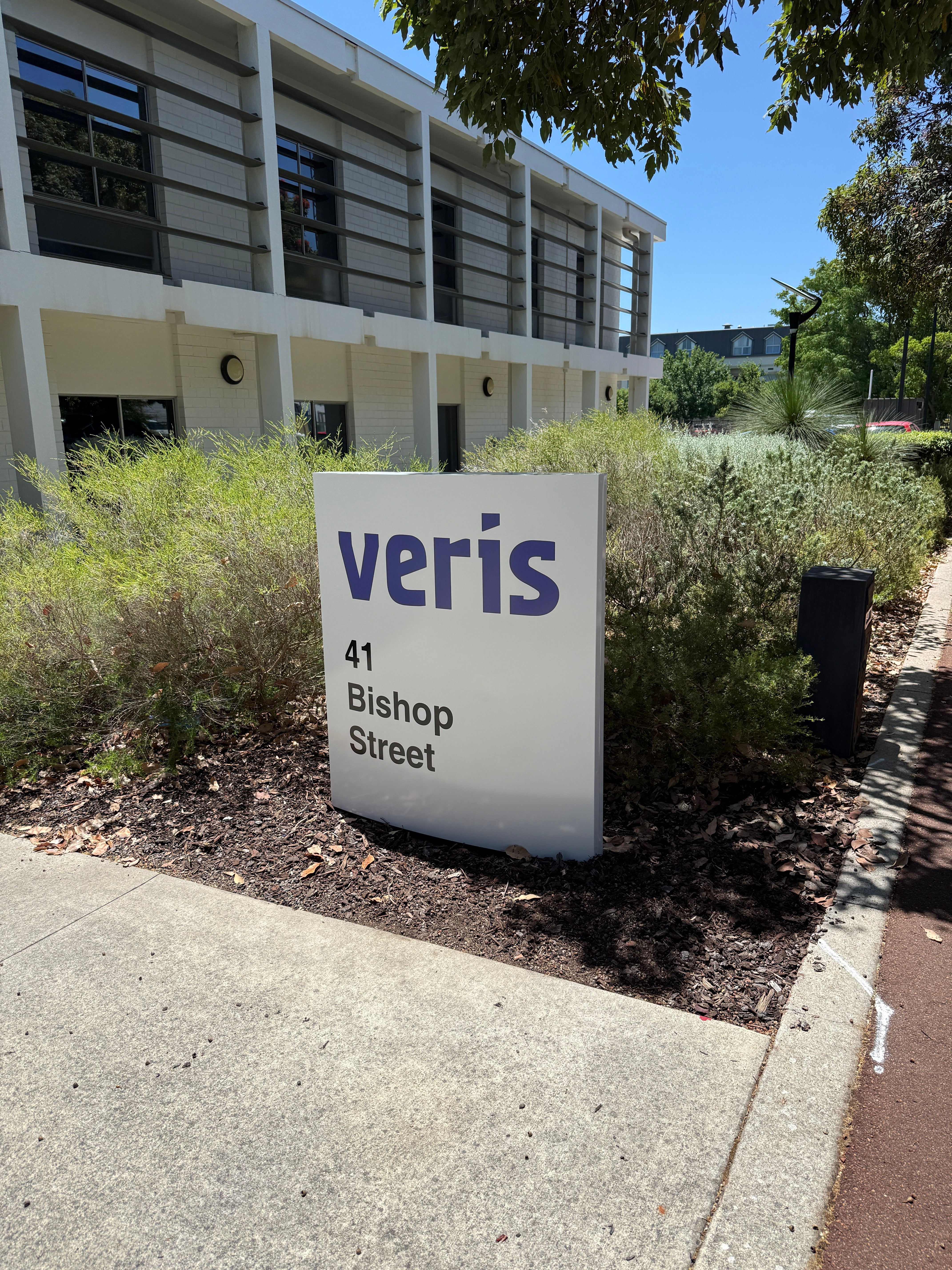 A Smart Signage Refresh for Veris Group