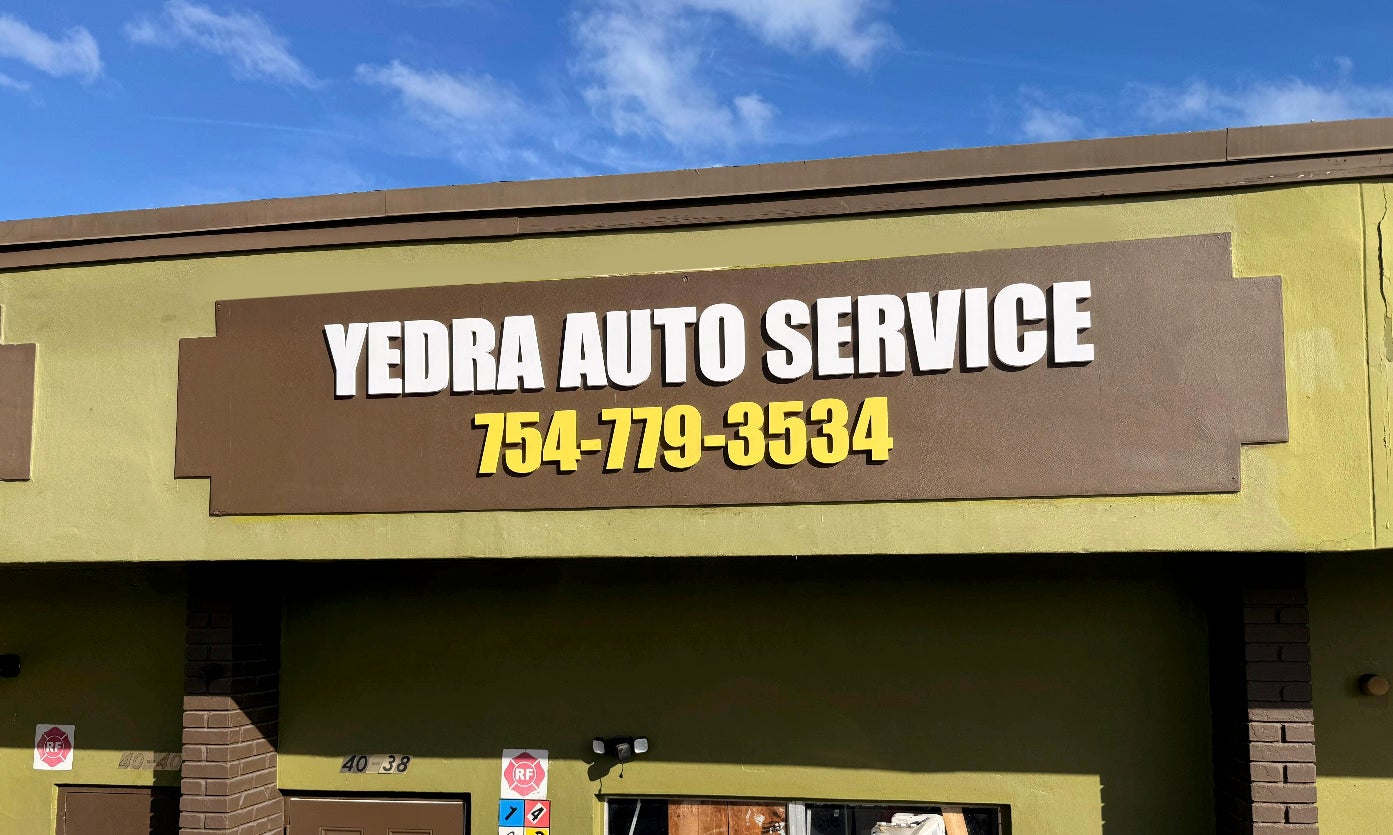 Yedra Dimensional Letters