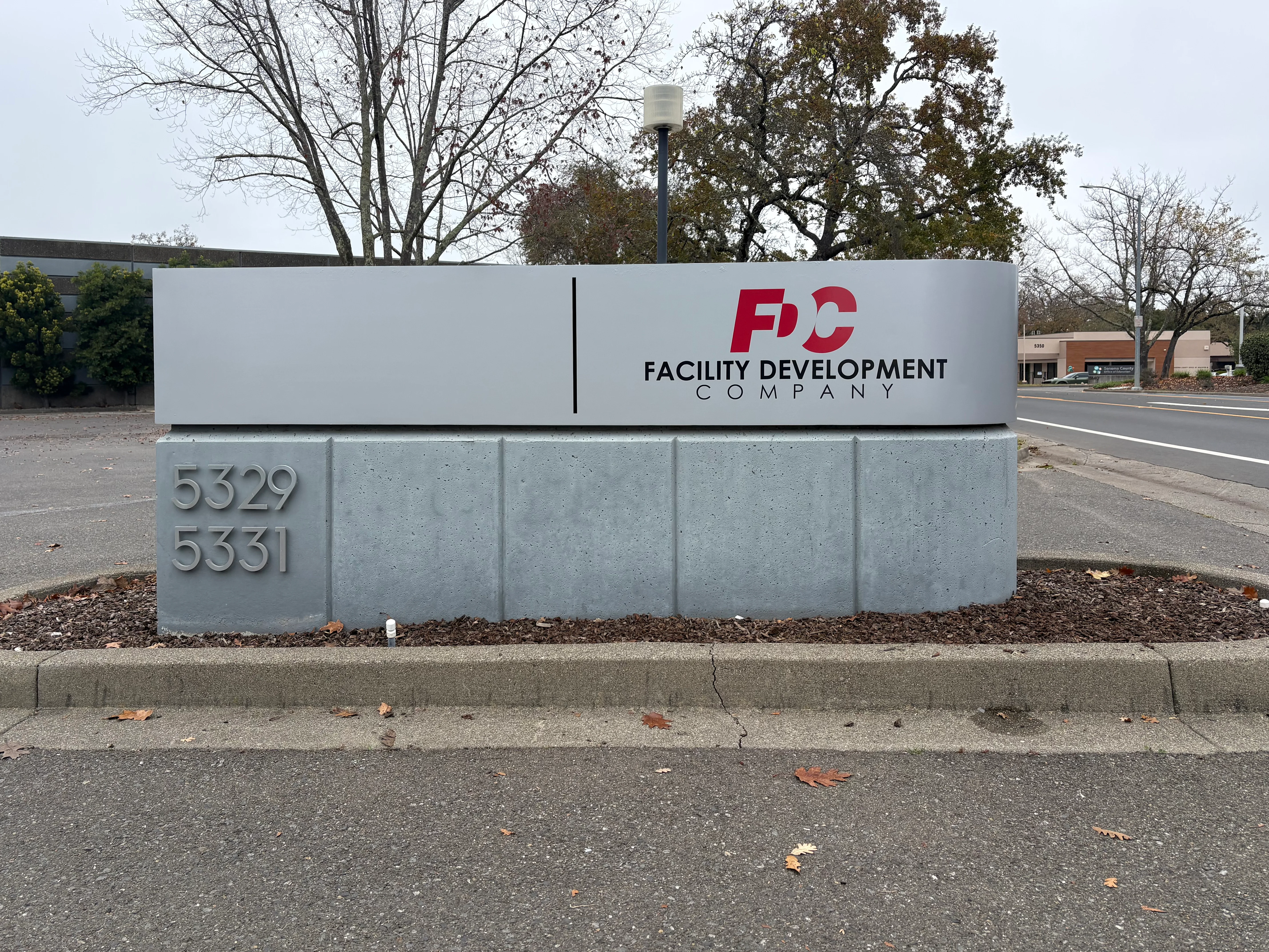 Freestanding & Standalone Signs