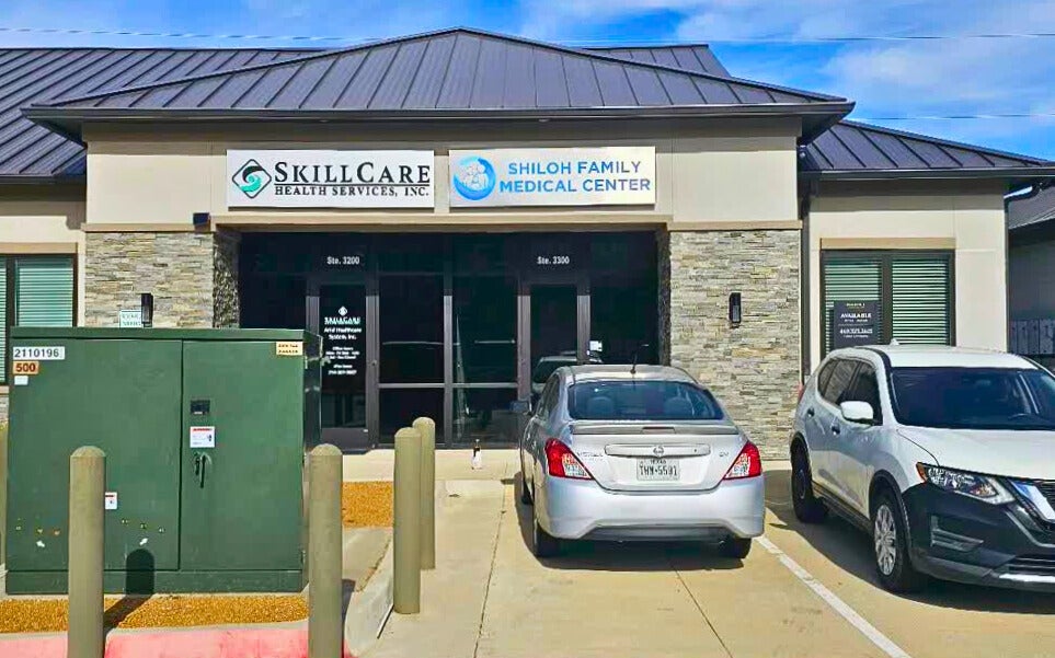 How Do Medical Offices Use Exterior Pan Signs to Improve Visibility?