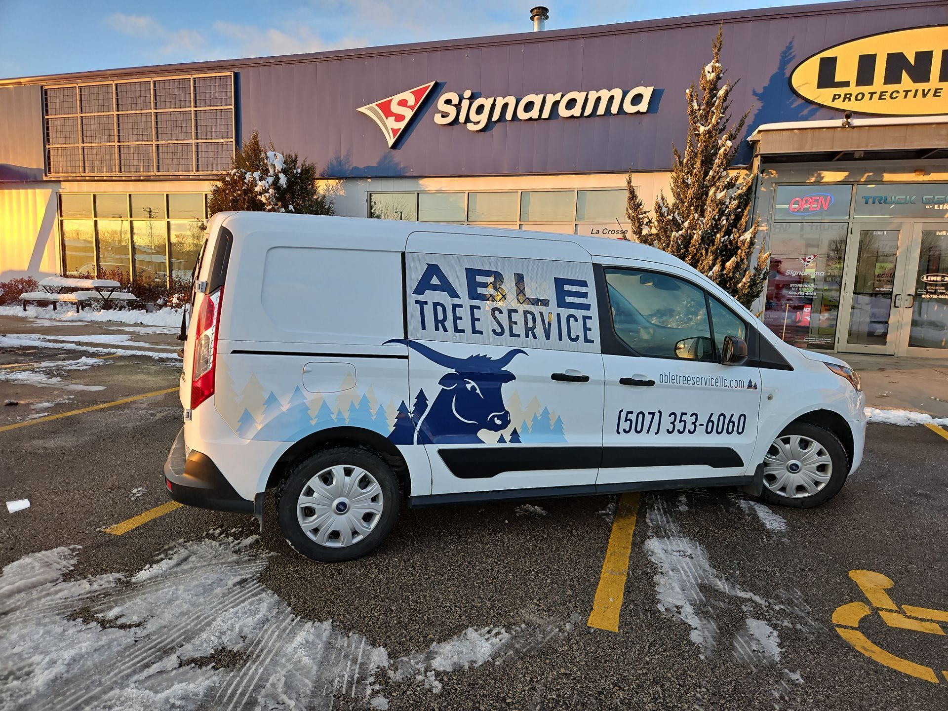 How to Keep Vehicle Wraps Consistent Across Vans, Pickup Trucks, Box Trucks, and Trailers in Danbury, CT