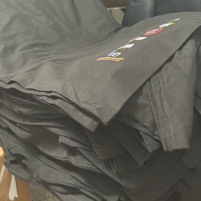 https://cdn.gorilladash.com/images/media/20284131/fully-promoted-usa-branded-tees-square-696faca799a7c.jpg?auto=webp&crop=1%3A1%2Csmart&width=400