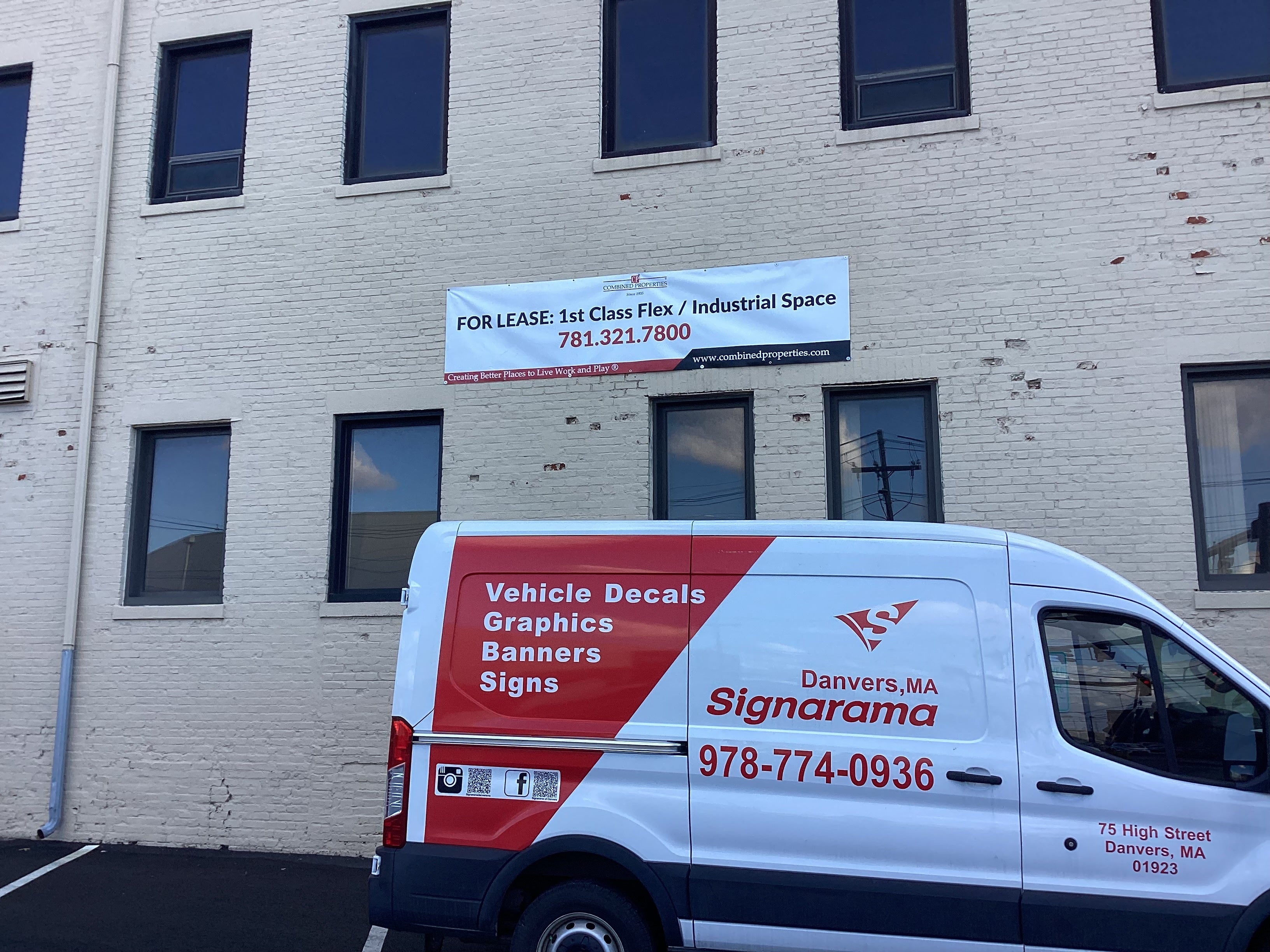 Commercial Banner Installation (Banner Only – No Vehicle Mention)