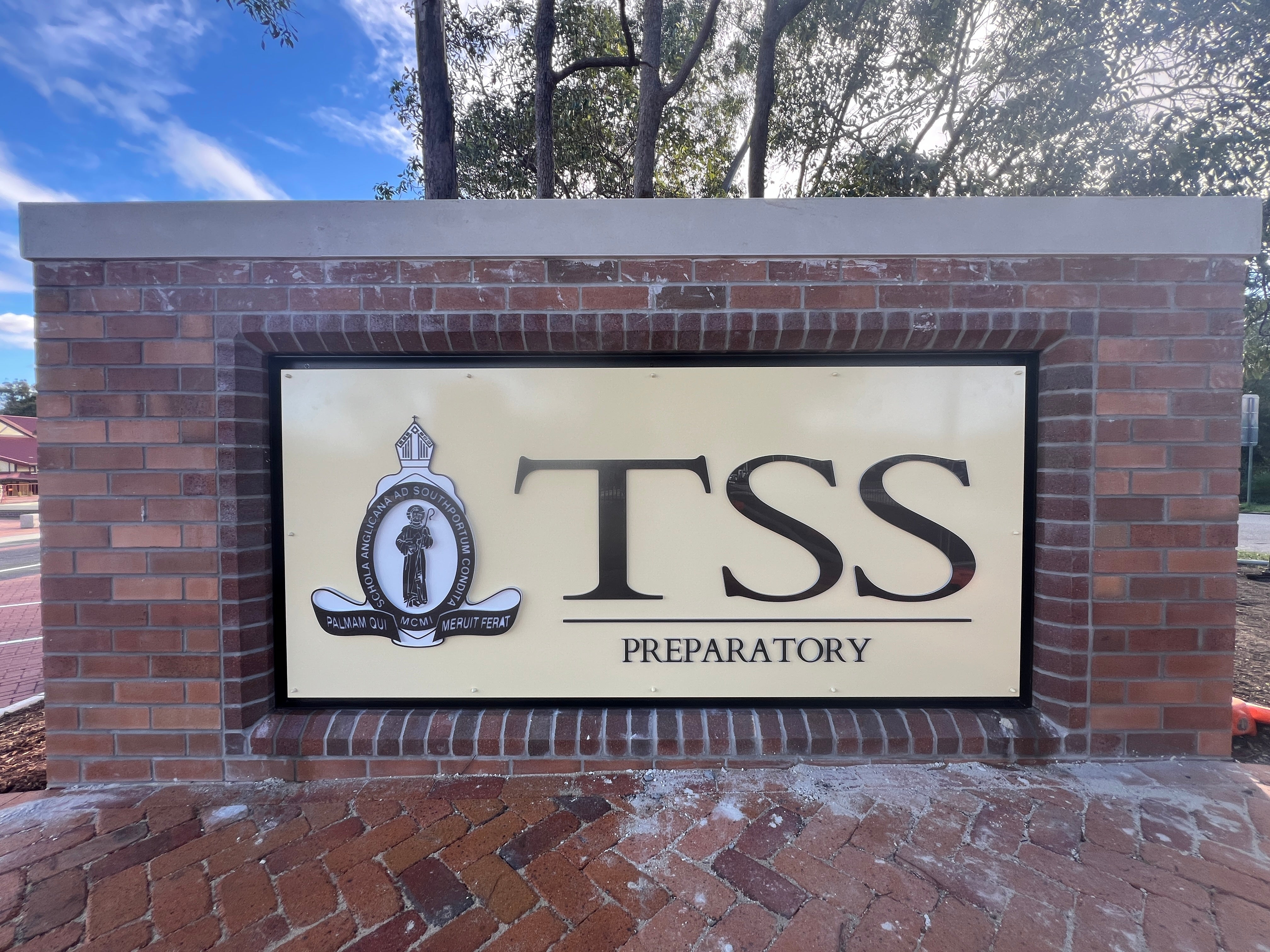 TSS Illuminated entry signs