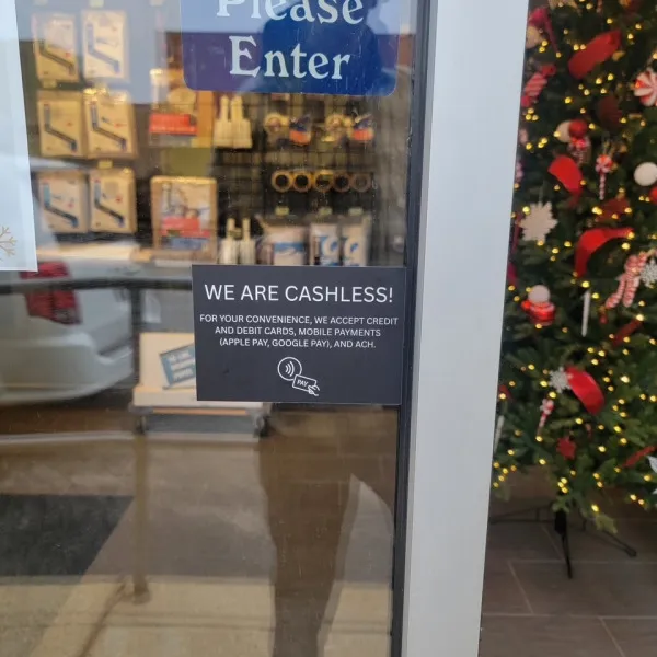 U-Stor-It Beverly Cashless Sign