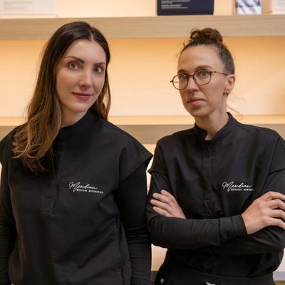 https://cdn.gorilladash.com/images/media/20308621/fully-promoted-usa-mm-0226-black-scrubs-4-square-697cf8551ae5d.jpg?auto=webp&crop=1%3A1%2Csmart&width=400