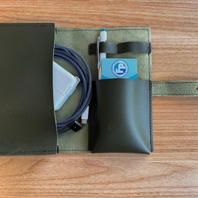 https://cdn.gorilladash.com/images/media/20324227/fully-promoted-usa-gear-pouch-square-698228e700c45.jpg?auto=webp&crop=1%3A1%2Csmart&width=400