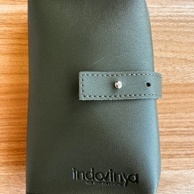 https://cdn.gorilladash.com/images/media/20324237/fully-promoted-usa-gear-pouch-closed-square-6982291968a7d.jpg?auto=webp&crop=1%3A1%2Csmart&width=400