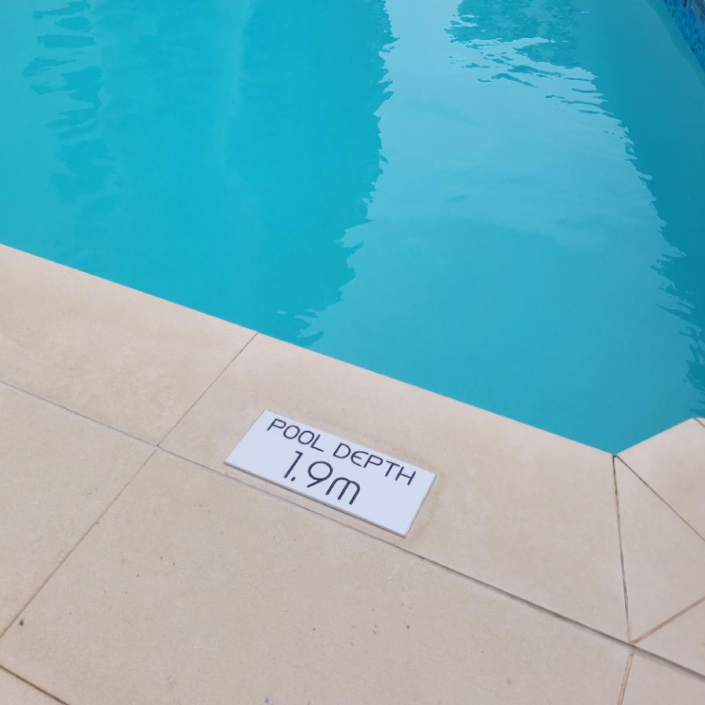 Pool signs-The Garland Coolangatta