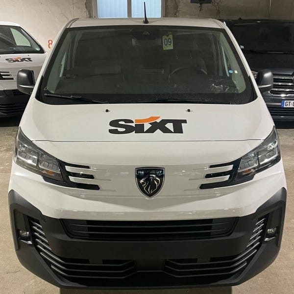 2026-02-10-SIXT-Marquage-Véhicule-Devant-Signarama-Saint-Etienne