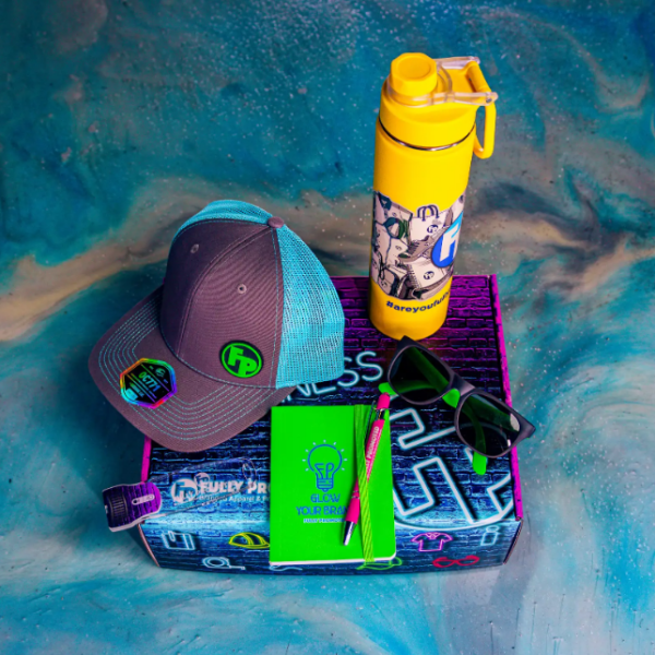 Employee Onboarding Kit Ideas for New Hires