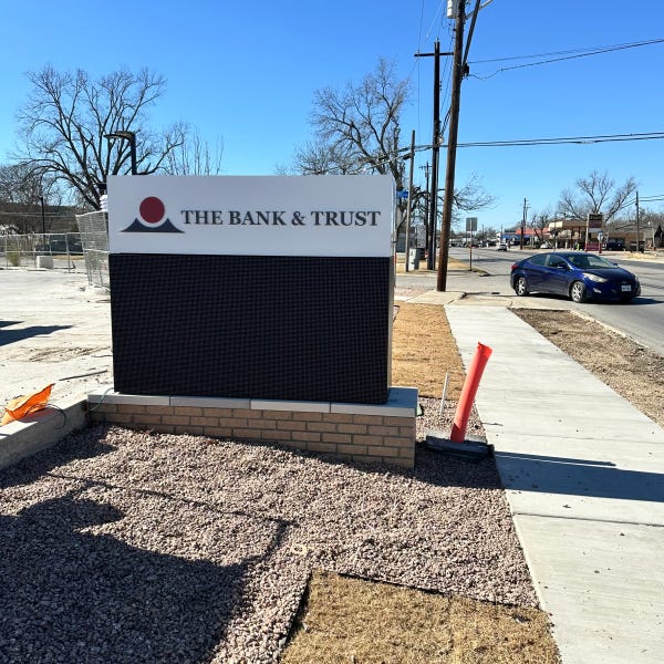 The Bank & Trust_Monument_EMC_Pic 2