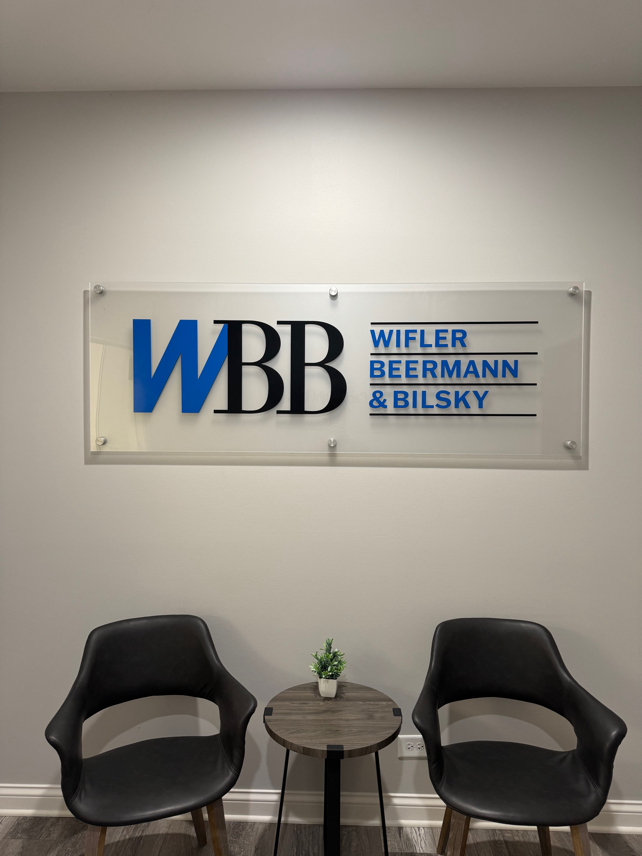 Dimensional letters can enhance your office's aesthetic, adding elegance and distinction.