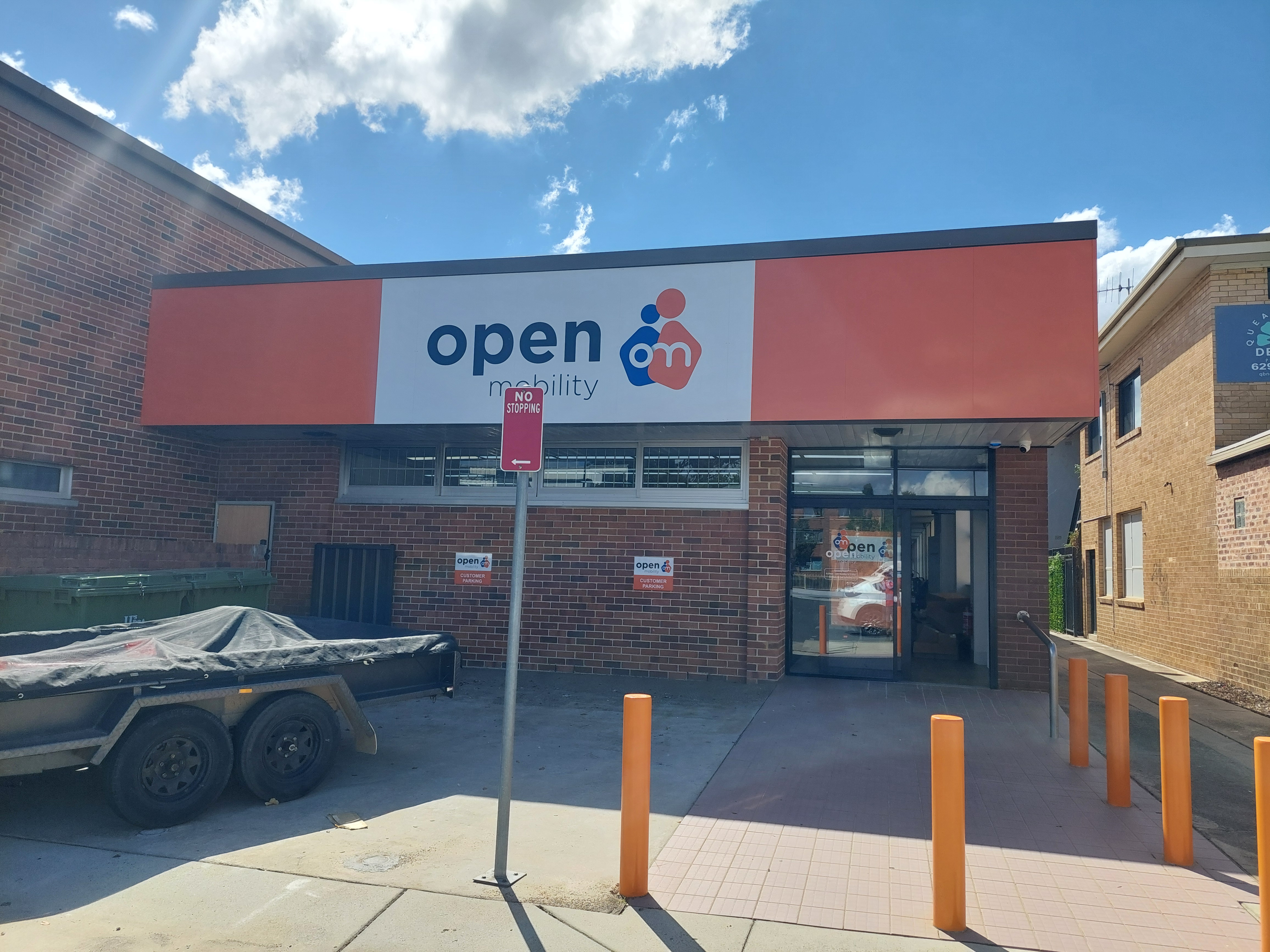 Modern Retail Signage for Open Mobility in Wagga Wagga