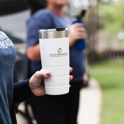 https://cdn.gorilladash.com/images/media/20414455/fully-promoted-india-cc-0424-golf-drinkware-screenprinting-lifestyle-square-699c668c7ba8c.png?auto=webp&crop=1%3A1%2Csmart&width=400