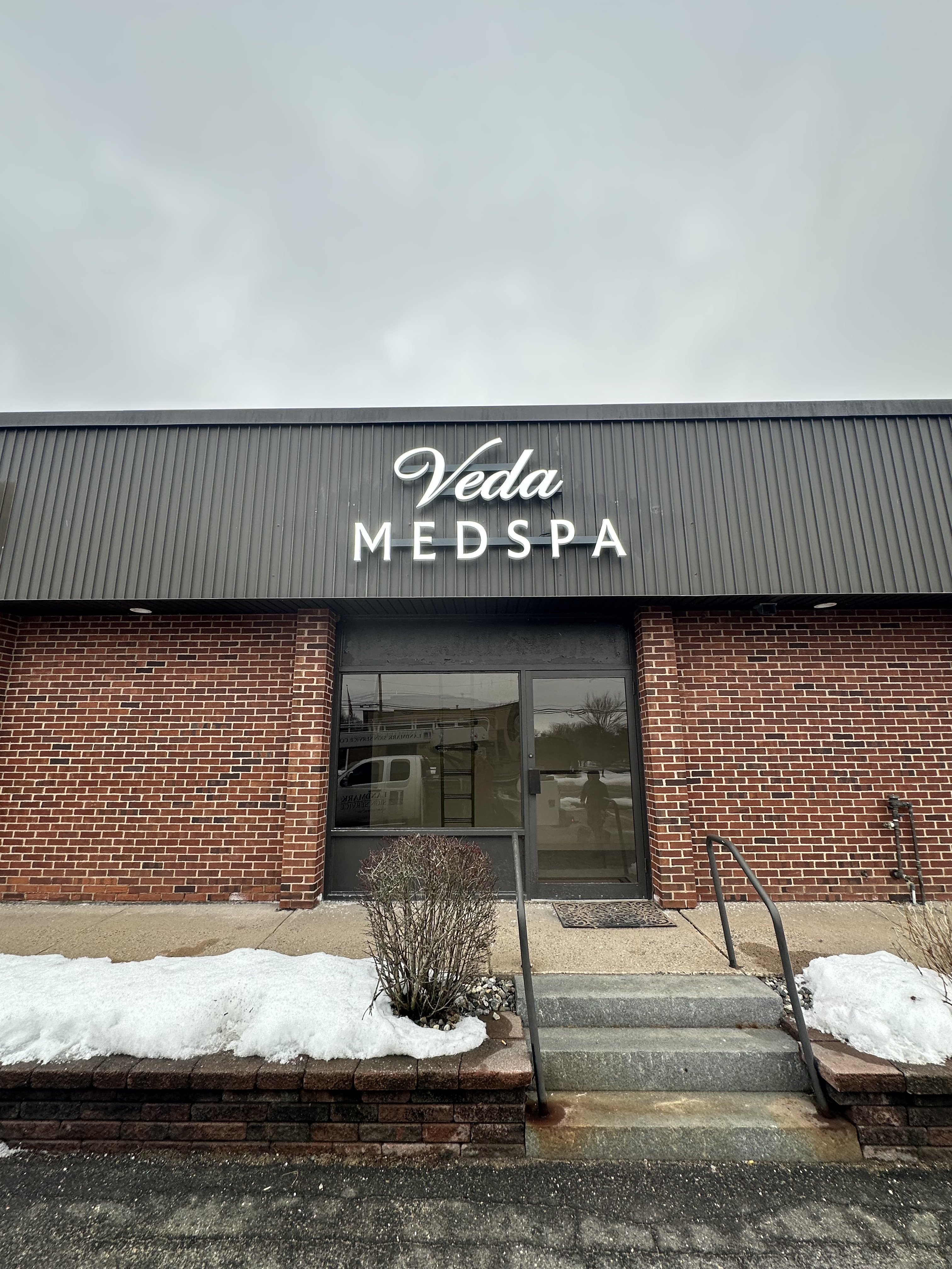 Veda Med Spa Channel Letter Installation – Glastonbury CT