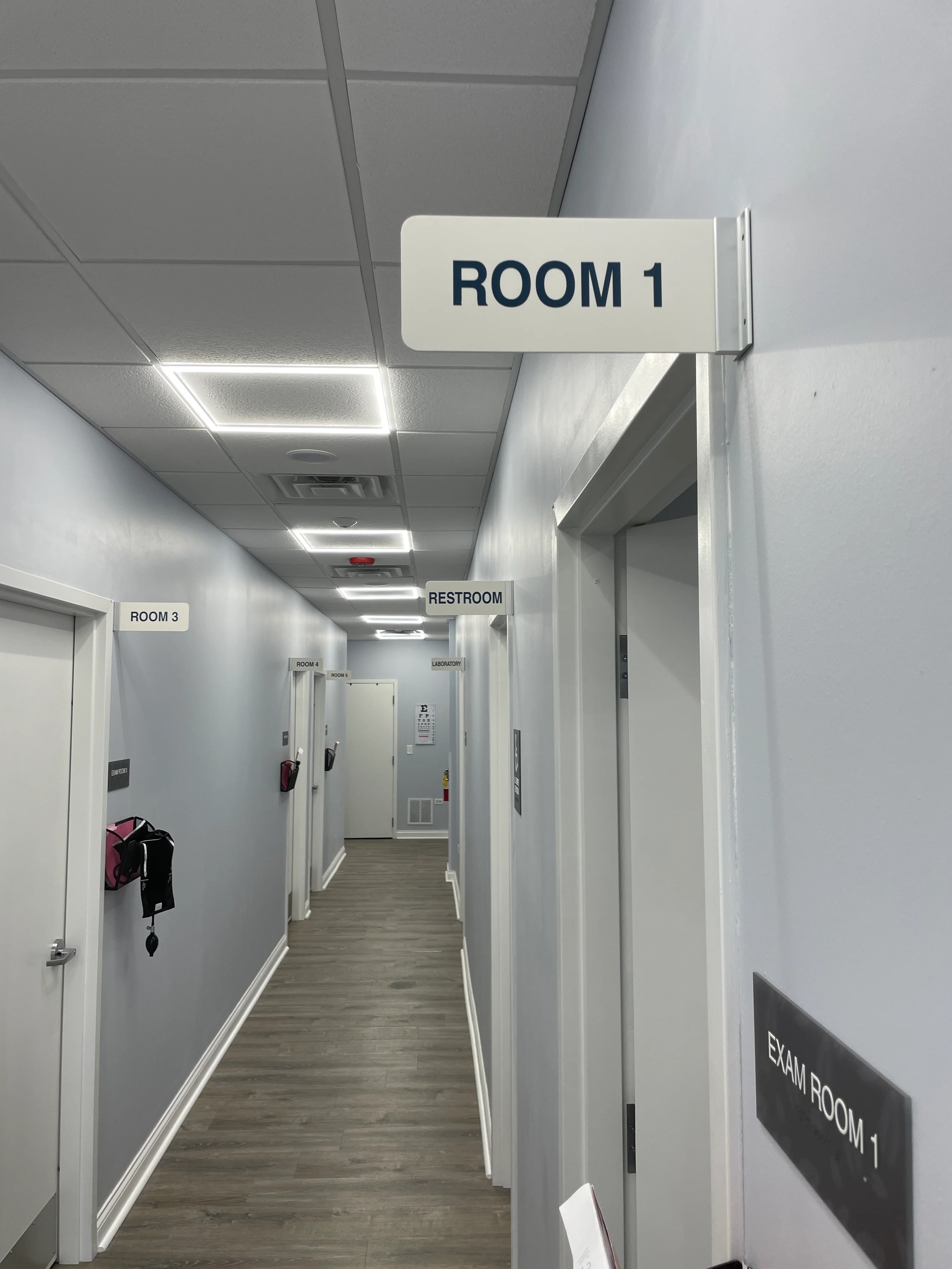 Hospital & Doctors Office Signs