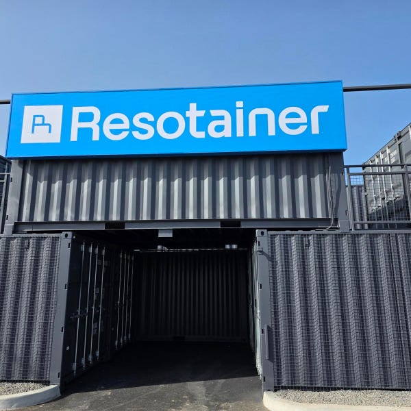 Pose d'une enseigne en toile tendue pour le site Resotainer en france par Signarama montpellier