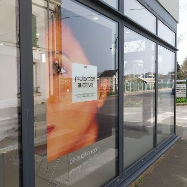 marquage-vitrine-la-suze-sur-sarthe