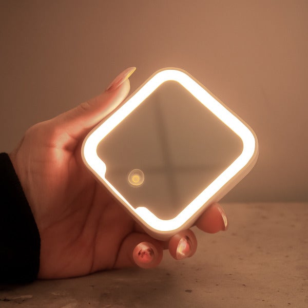 Custom Glow Compact Mirror with LED