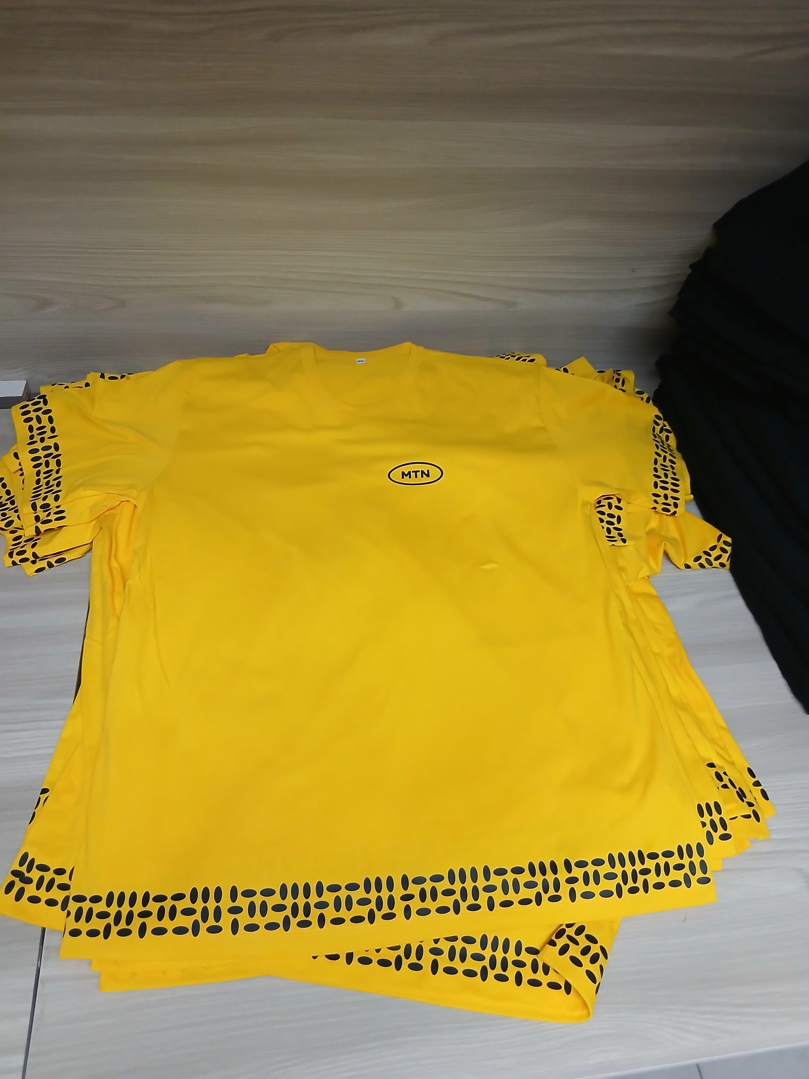 T-shirt personnalisé - Impression DTF - Signarama Côte d'Ivoire /Abidjan Cocody