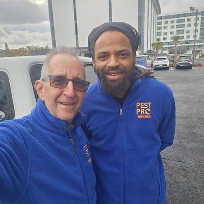 https://cdn.gorilladash.com/images/media/20527207/fully-promoted-usa-embroidered-jackets-broward-county-for-pest-pro-square-69b57bdbd3840.jpeg?auto=webp&crop=1%3A1%2Csmart&width=400