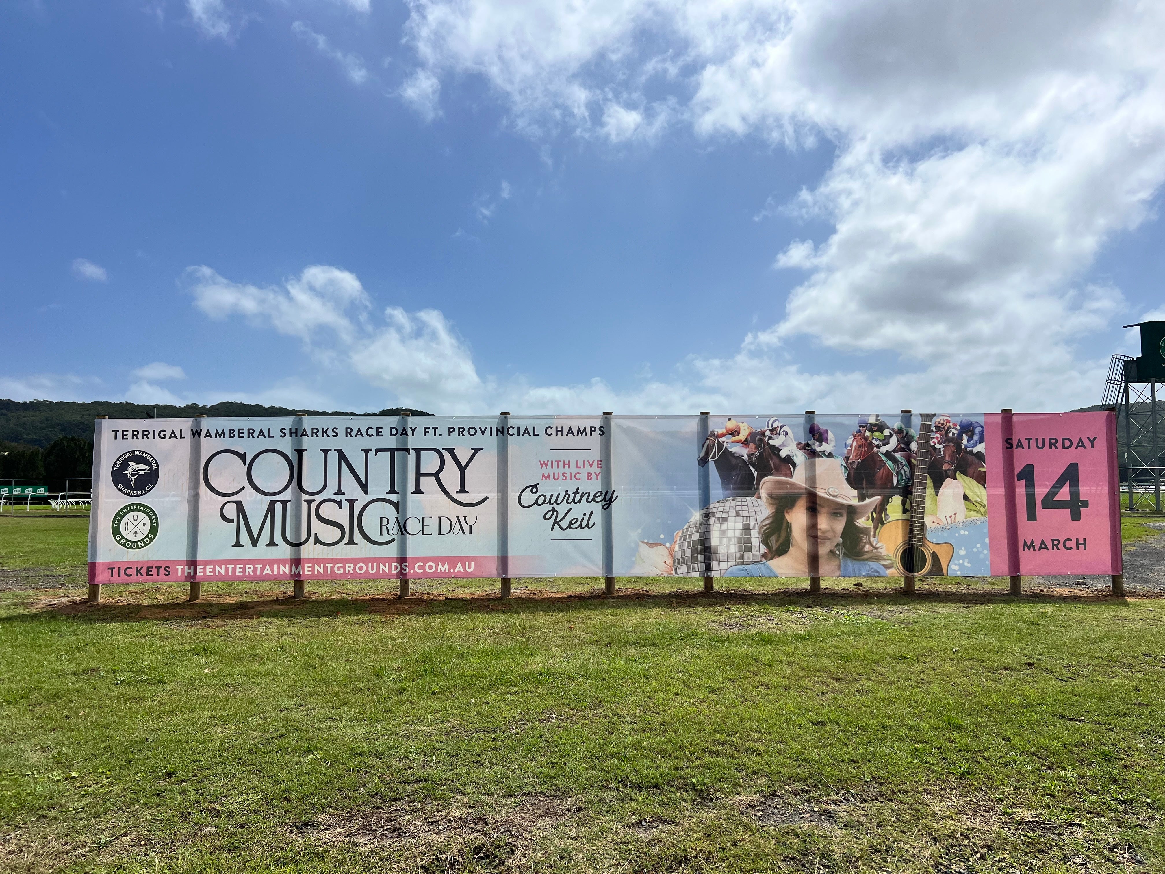 Large-Scale Event Signage Installation at the Entertainment Grounds, Gosford