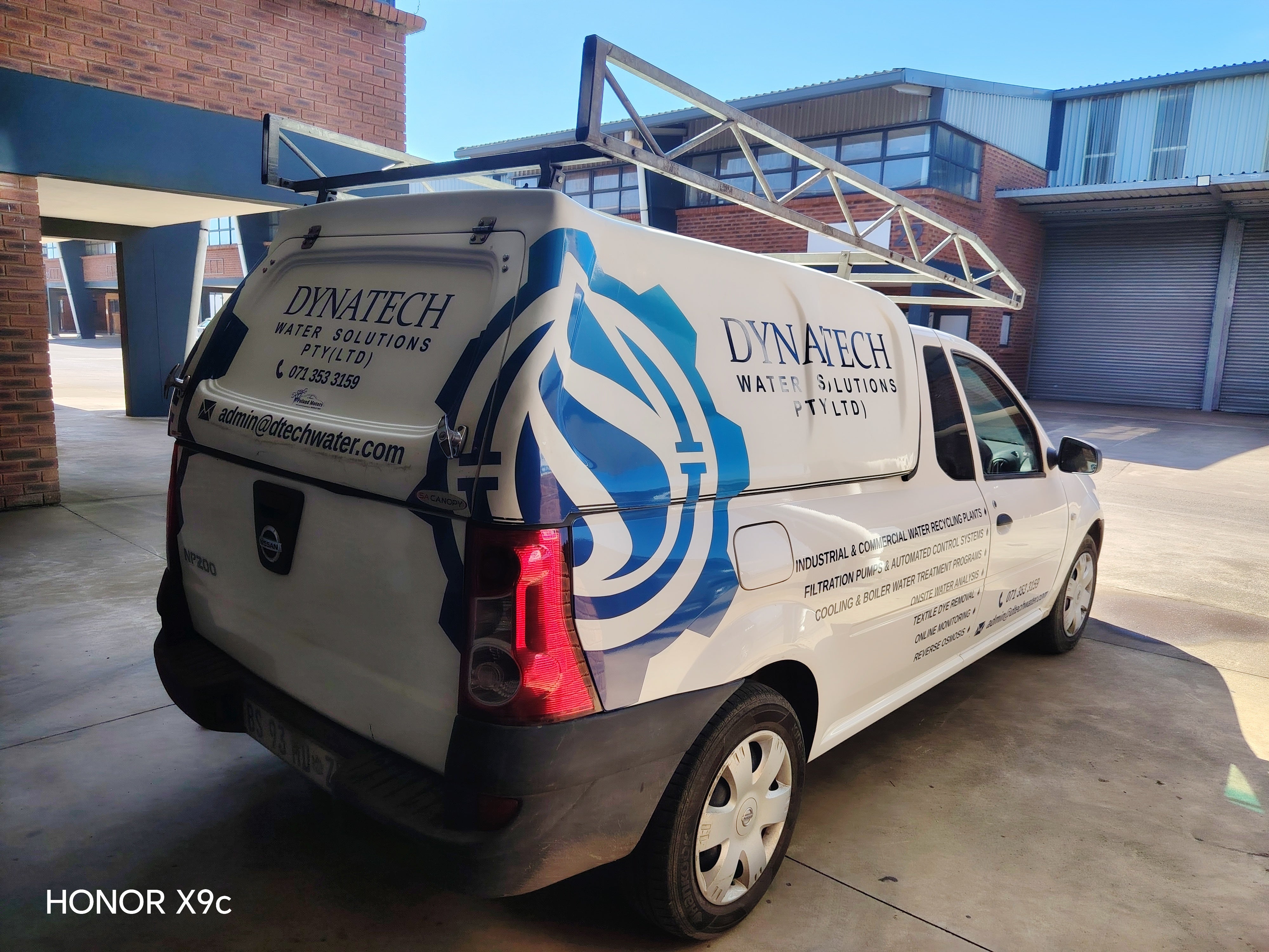Dynatech vehicle signage