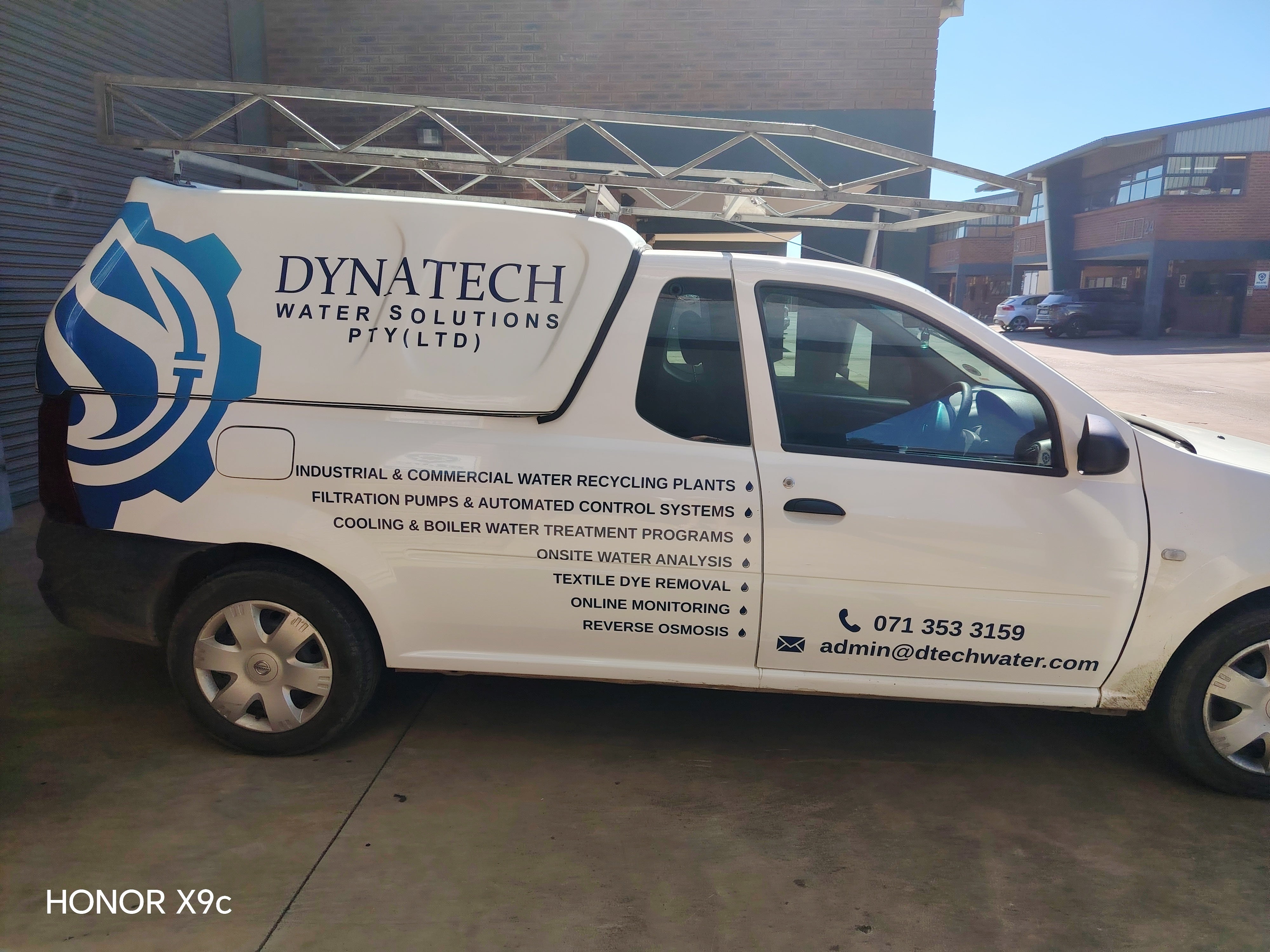 Dynatech vehicle signage