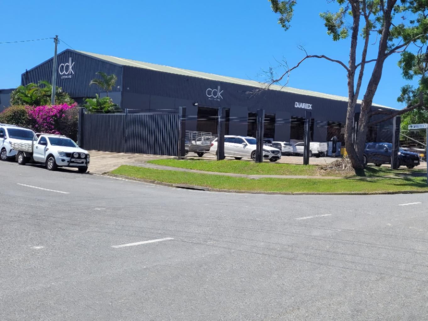 How do I achieve maximum sign visibility from the road?
