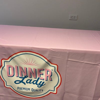 https://cdn.gorilladash.com/images/media/20539981/fully-promoted-usa-rush-custom-tablecloth-square-69baadeecf0a9.jpeg?auto=webp&crop=1%3A1%2Csmart&width=400