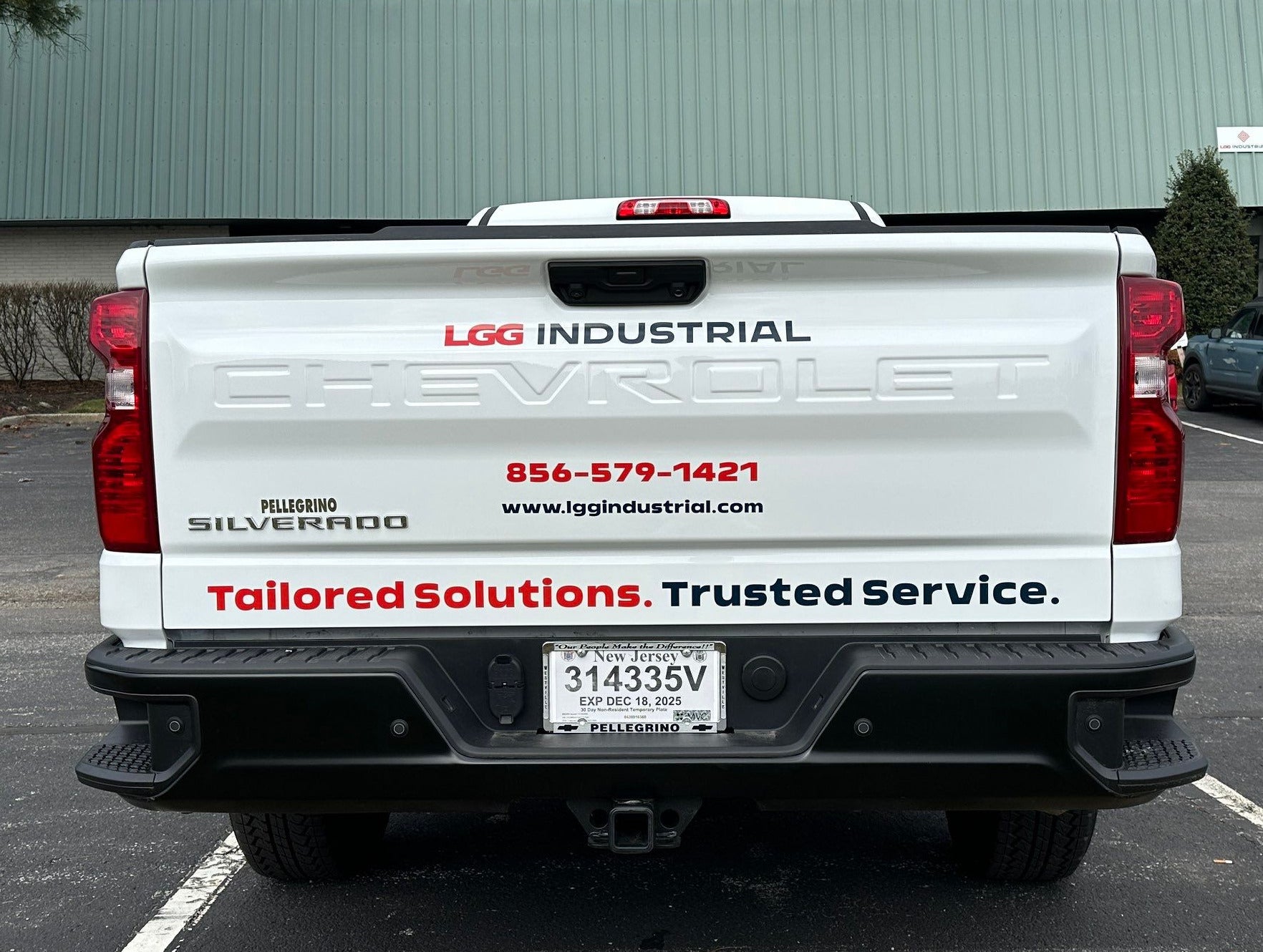 Stand Out with Vehicle Detailing Graphics