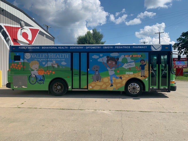 Busbeschilderung & Fahrzeugvollverklebungen