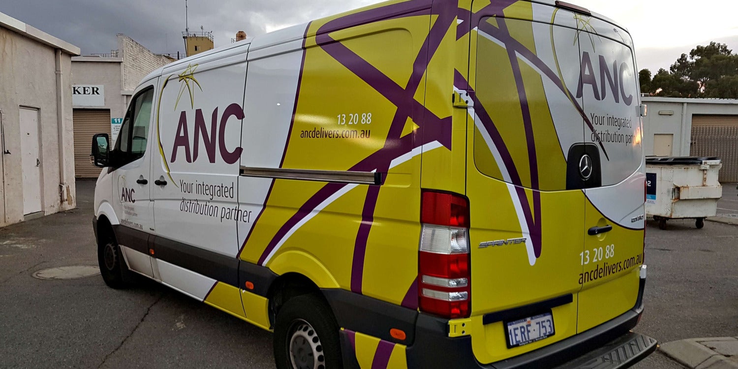 Montagewagen Beschriftung