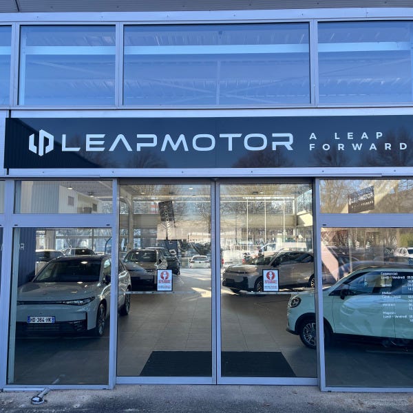 2026-03-20-LEAPMOTOR-EnseigneExt-Signarama-Saint-Etienne